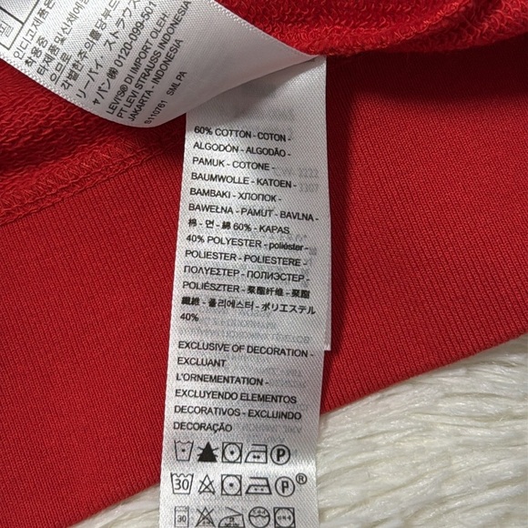 Levi’s Everyday Sweatshirt - Picture 3 of 3